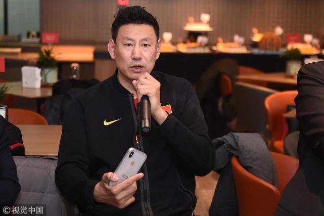 李楠赴美向NCAA豪强取经 透露篮球世界杯选