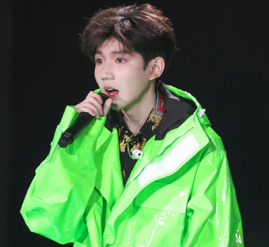 杨超越新综艺阵容豪华,搭档金瀚不算啥,连王源