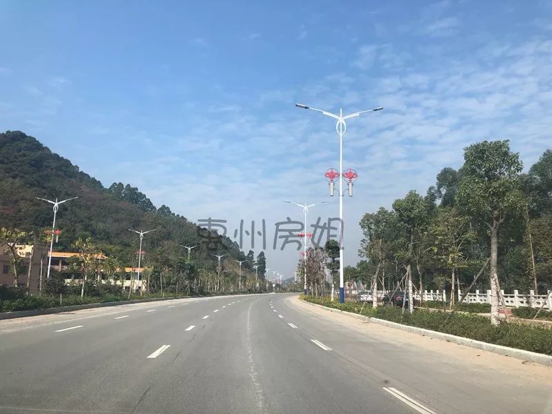 其中,江南大道博罗段又分为东西两段建设,其中东段直通惠州市区下角