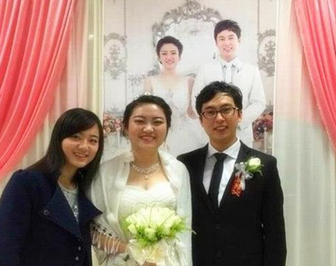 伴娘婚纱照_伴郎伴娘婚纱照(3)