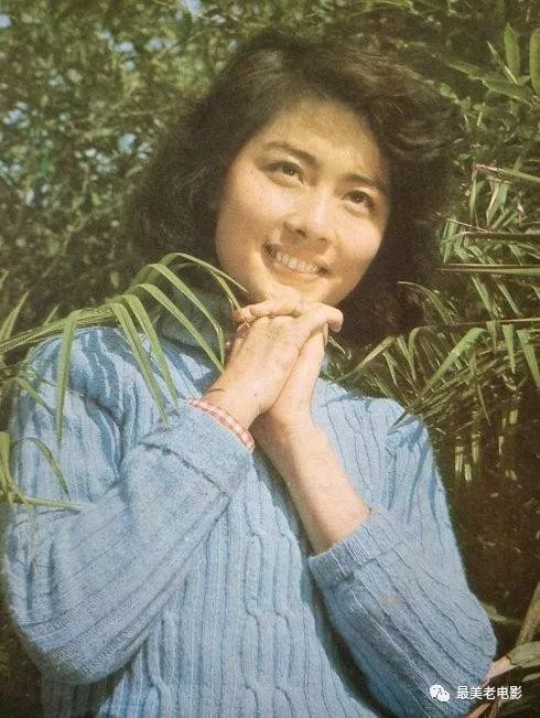 赵娜  