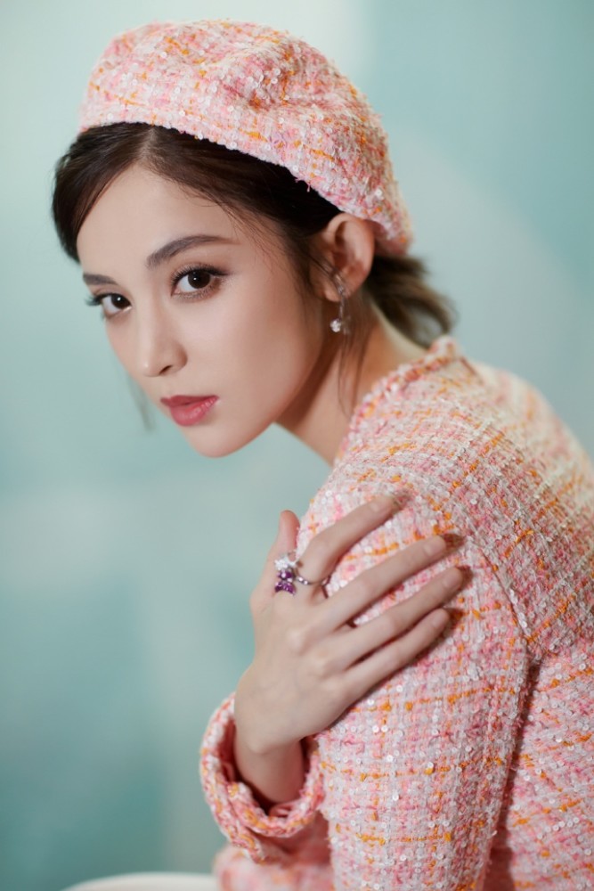 香奈儿小黑裙、斜纹软呢外套将绝版?回顾老佛