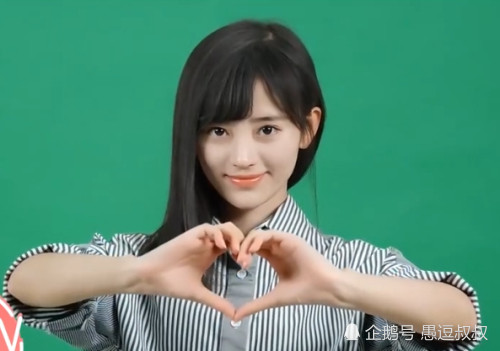 鞠婧祎表情包照片,剪刀手,卖萌,比心全都有,谁家小可爱快领走