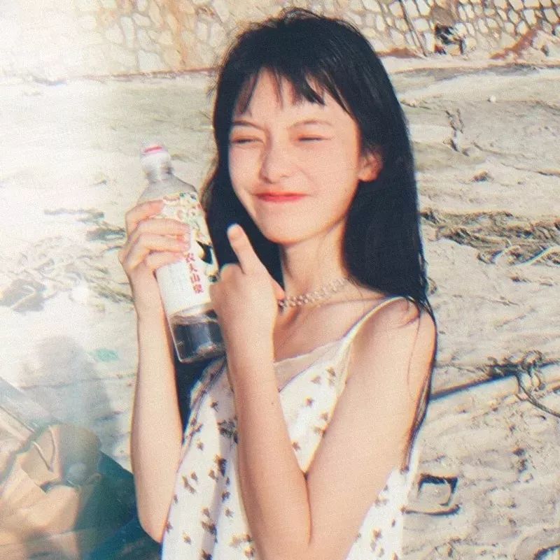 单纯干净的女生头像