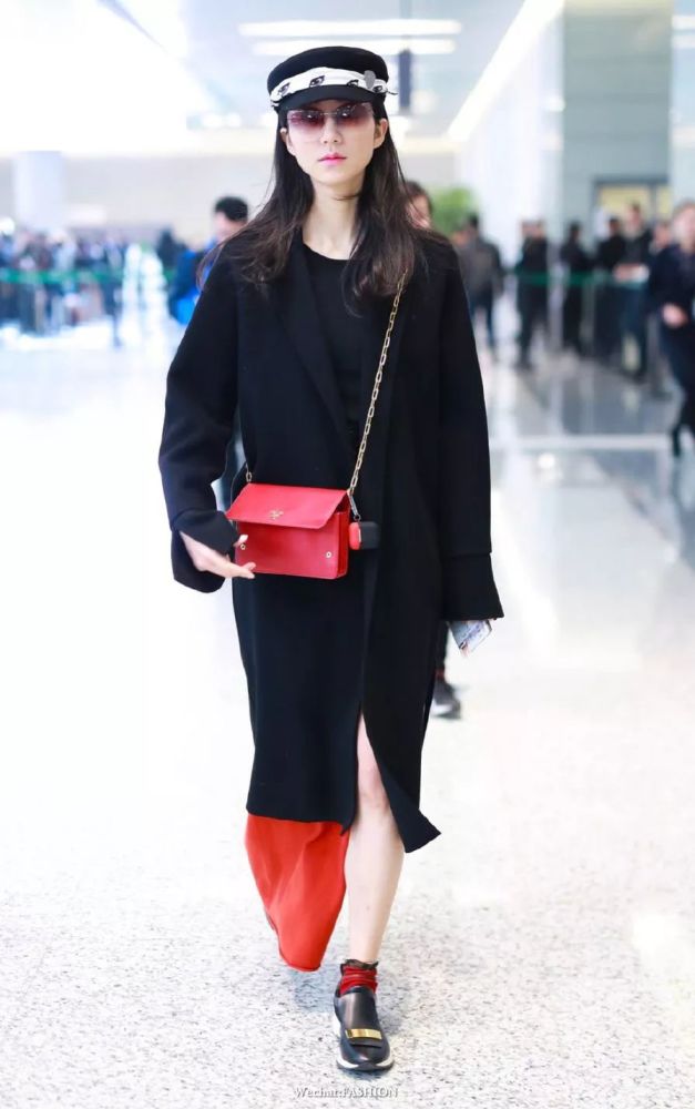 郭碧婷向佐穿CP装秀恩爱 杨幂少女私服look