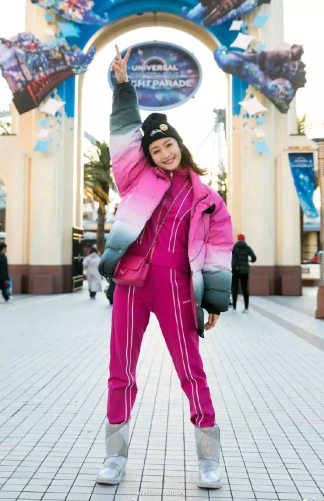 郭碧婷向佐穿CP装秀恩爱 杨幂少女私服look