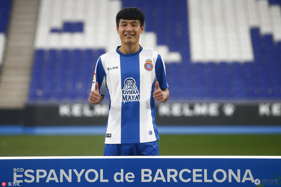 武磊是中国足球全村的希望 他留洋不行还有谁