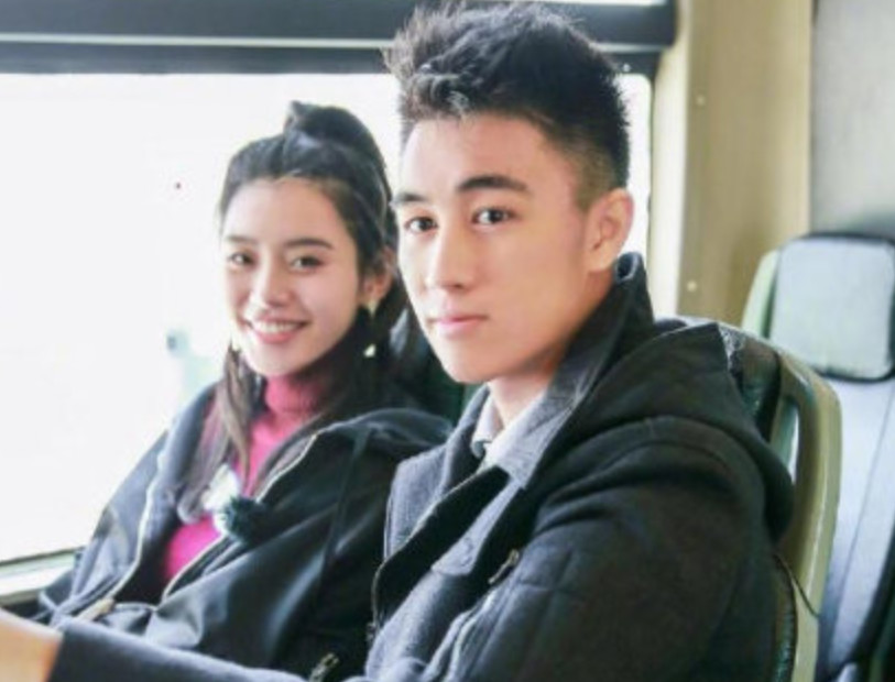 看看向佐郭碧婷的合照,再看看奚梦瑶何猷君,谁