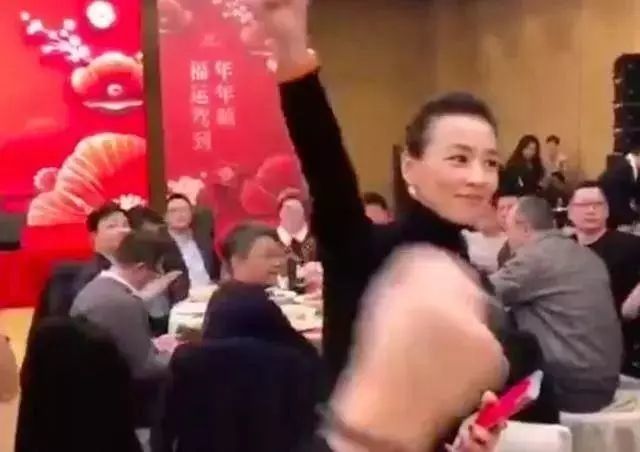 张庭夫妇自创微商品牌纳税21亿!暴利背后的产