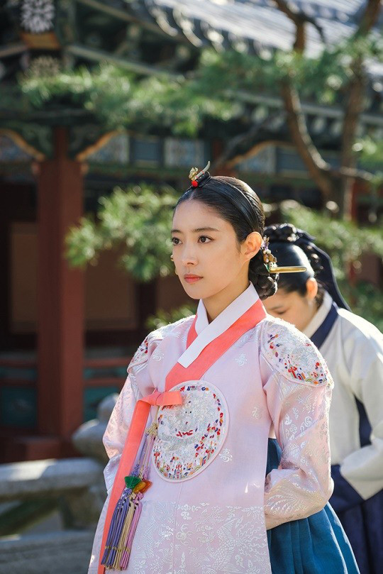 《双面君王》李世英,展现了不可替代的人生角