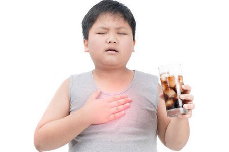 中午吃太饱,晚上不吃饭好不好,医生:危害更大