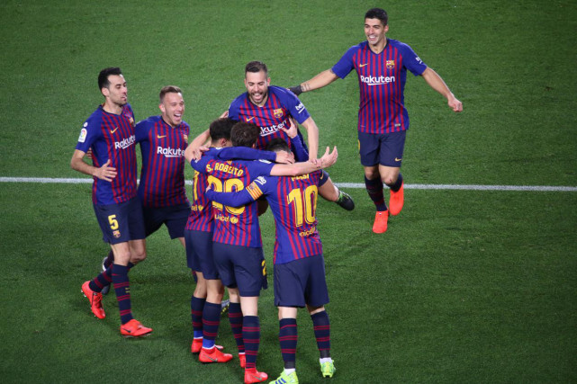 直击-恩里克现场检阅巴萨6-1暴击 巴萨1.6亿小