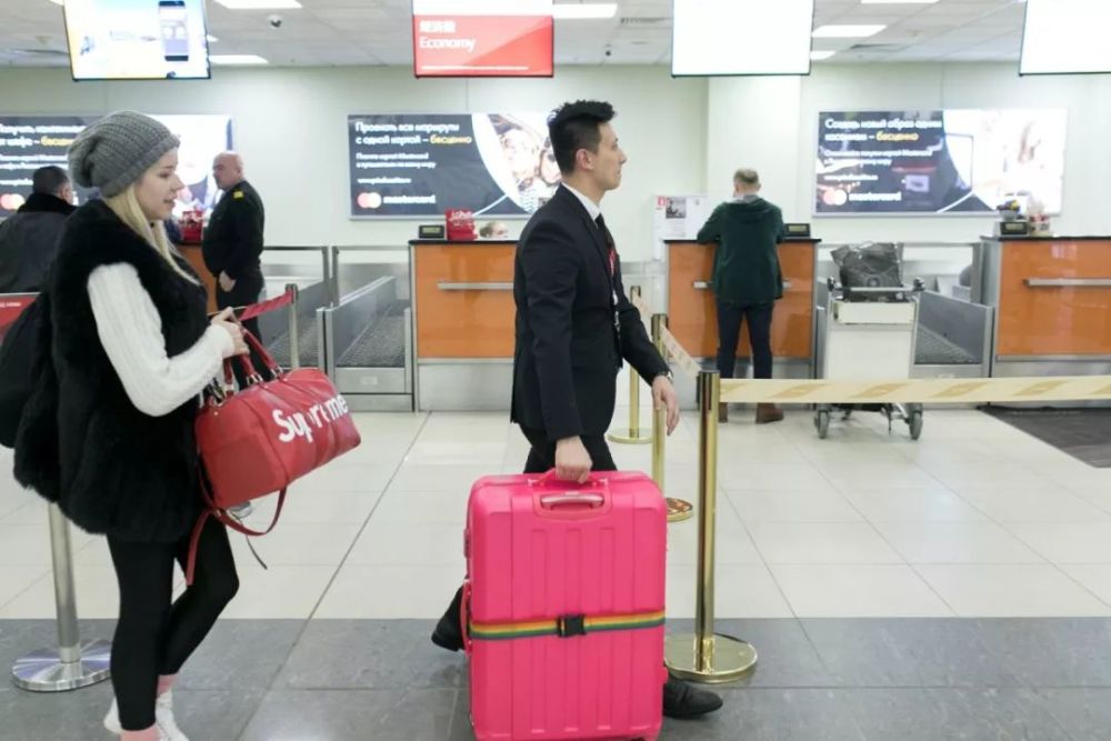 俄罗斯机场的中俄混血小哥哥:我的工作就是帮