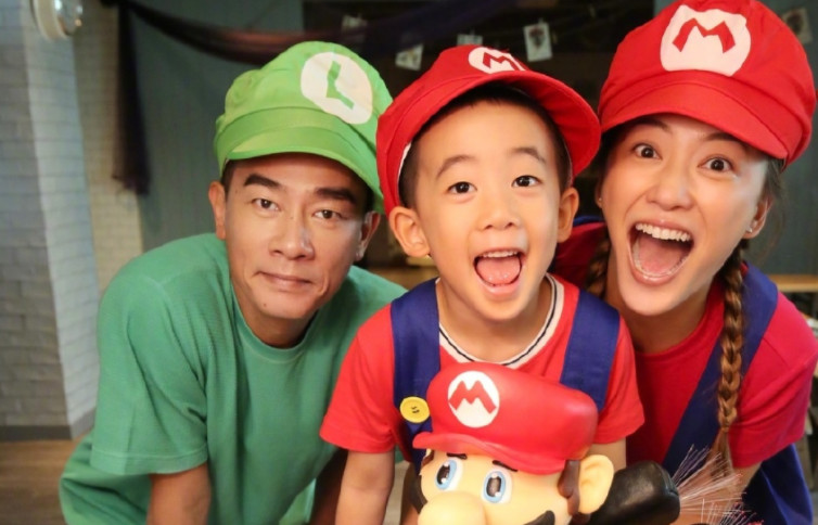 应采儿逛母婴店疑似怀二胎?陈小春烟瘾发作时