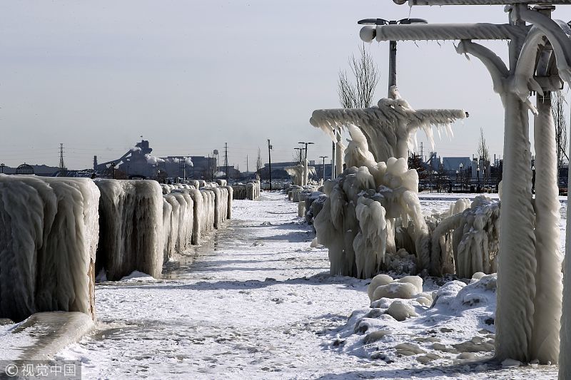美国极寒天气奇葩抢劫案:穿加拿大鹅羽绒服的