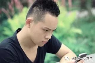 刘轩豪导演,编剧,演员.1994年1月19日出 生在四川 自贡.