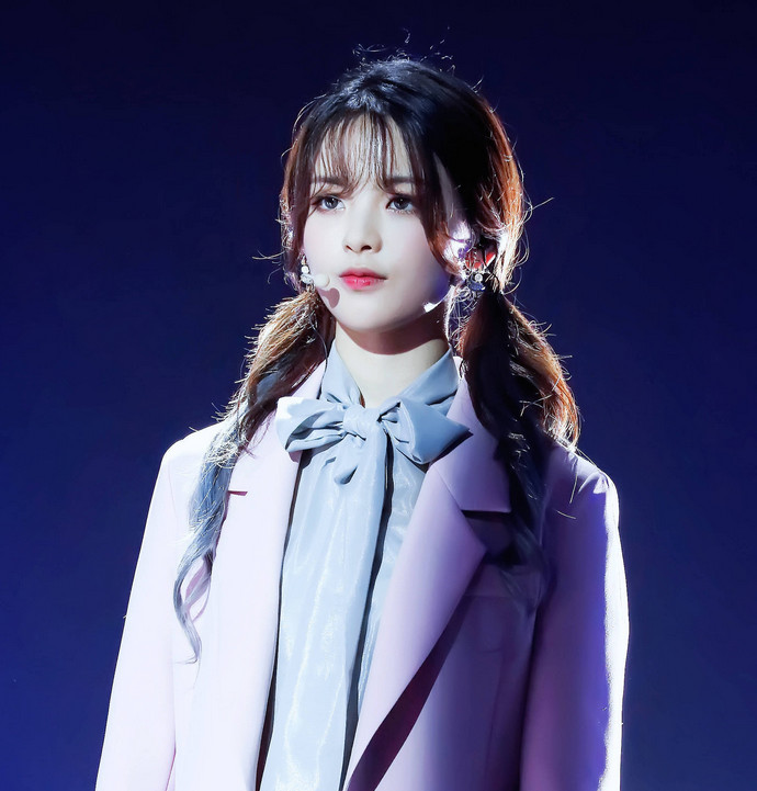 杨超越新综艺阵容豪华,搭档金瀚不算啥,连王源