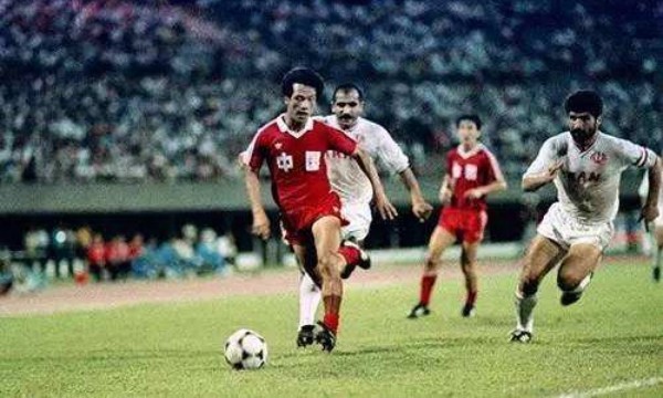 全村的希望!1130天后五大联赛又见中国球员 武