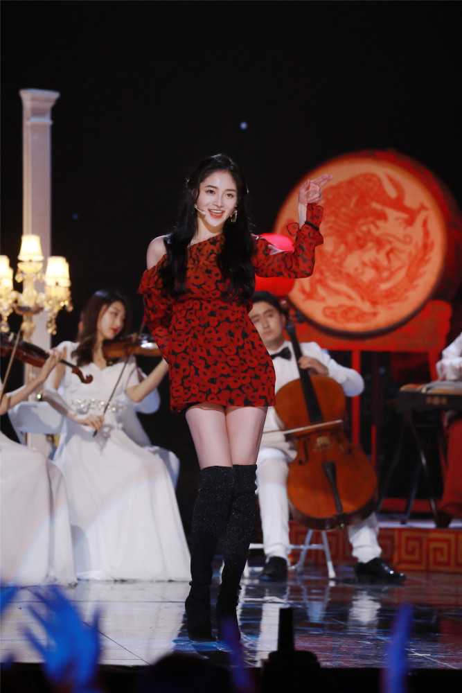 霍尊、周洁琼、符龙飞,8090后的江苏卫视春晚