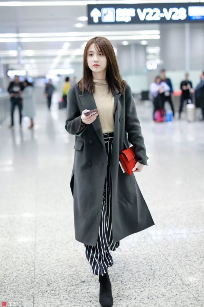 不想太浮夸,试试欧阳娜娜这些可爱小物吧