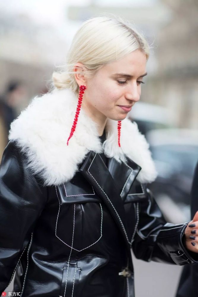 不想太浮夸,试试欧阳娜娜这些可爱小物吧