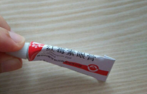 红霉素眼膏不仅能治疗眼部疾病,它对这6种问题