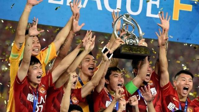 上港僚机准备踢9个位置:我不是武磊接班人 想