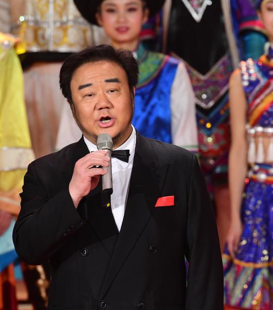 川籍歌唱家霍勇分享与老艺术家同唱《我和我的祖国》