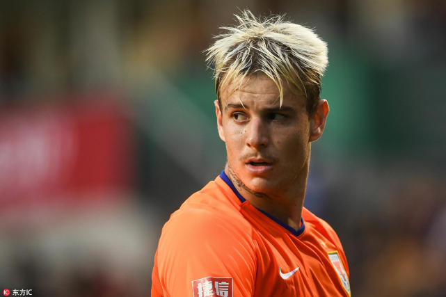 鲁能贺岁杯首发:格德斯搭档佩莱 吉尔PK托雷斯