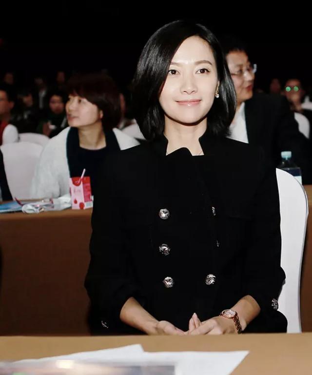 徐静蕾否认结婚传闻，自称没有结婚的动力和理由