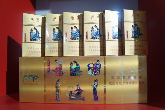 控?zé)熖貏e策劃之一：“重口味”圖片不上煙盒，警示文字只是笑話