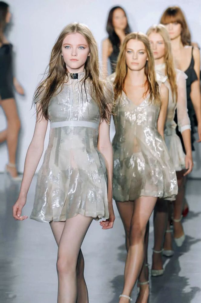 仙女颜鼻祖,刘雯接班人,全球最火厌世脸,这些超