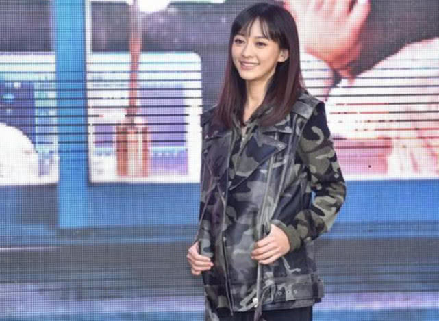 "地表最强孕妇"陈意涵2月9日诞下儿子 晒小家伙脚丫报喜