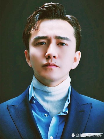动作偶遇翟天临坐飞机,看到脚上路人后高清们bum网友包表情图动图片