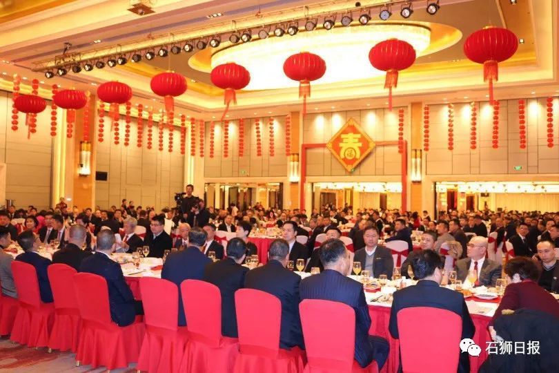 上下年度GDP的可比性_上下楼梯图片卡通(3)