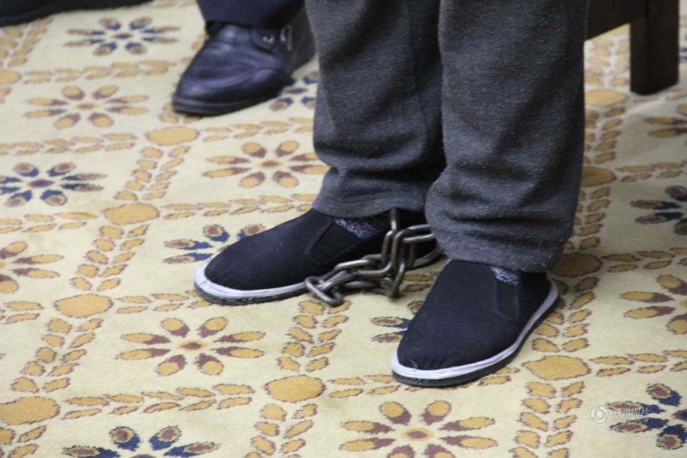 男子开车故意撞死人 被判死刑后腿软【图】