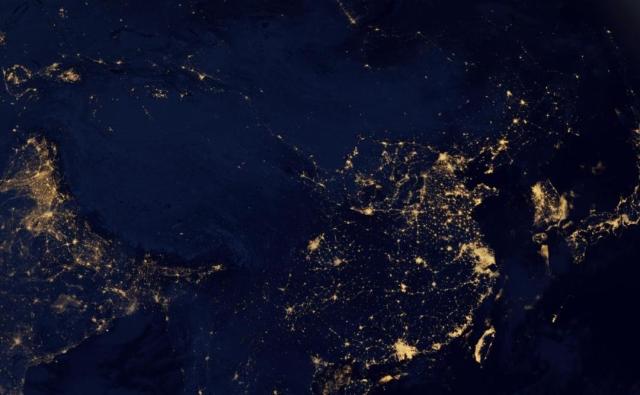 中国经济总量或十年内超美国_十年简谱(2)