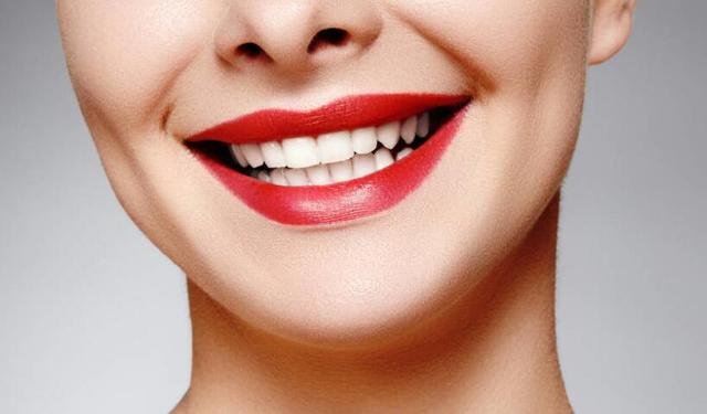 为什么早起时总是口干口苦口臭?医生:警惕4