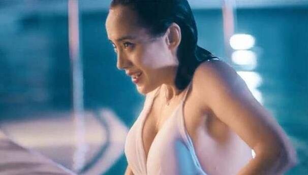 《流浪地球》那个躺病床上的女人,原来是女神"秋雅"