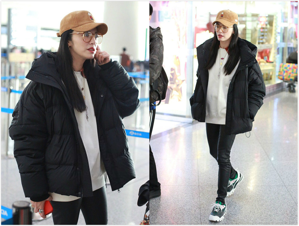 姚晨素颜穿皮裤,大腿粗壮,而素颜的林允依旧是