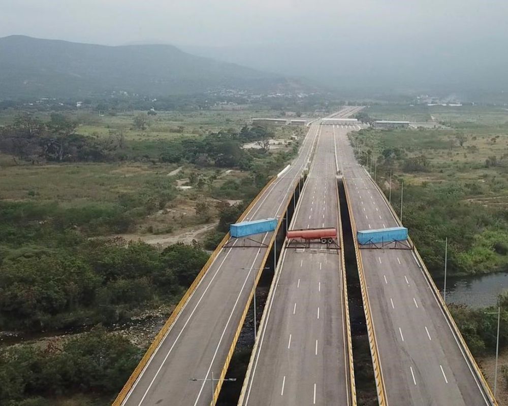 美国告诉委内瑞拉民众:想要钱吗?那就帮我推翻