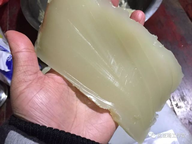 猪皮胶的熬制