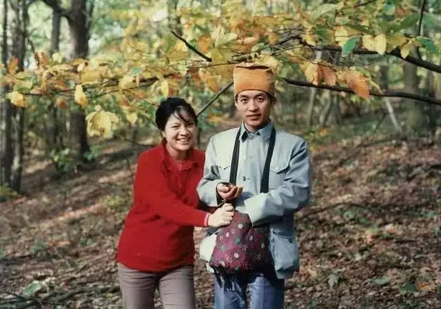 顾城的生活一败涂地,从他的诗里可以找到答案