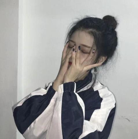 个性 伤感女头像:红色感叹号很扎心,我喜欢你,却爱而