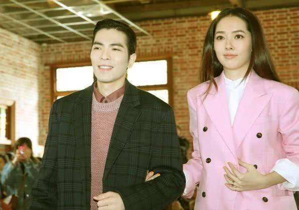 向佐郭碧婷同框低调出游,默许恋情的二人要宣