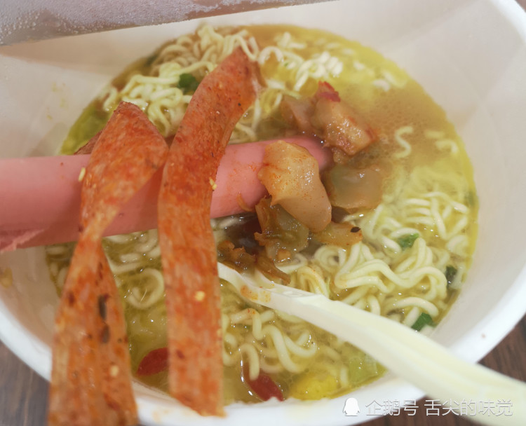 公认00后开学最爱买的6种零食,辣条成过去式,