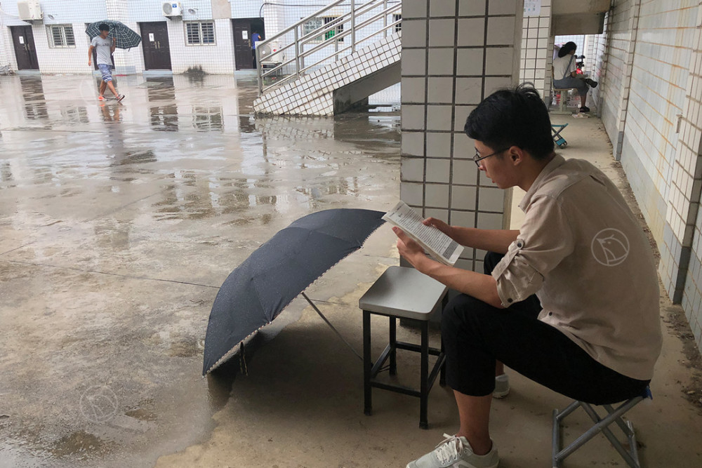 谷雨影像丨考研党的自白:早6晚11犯困挨冻 常