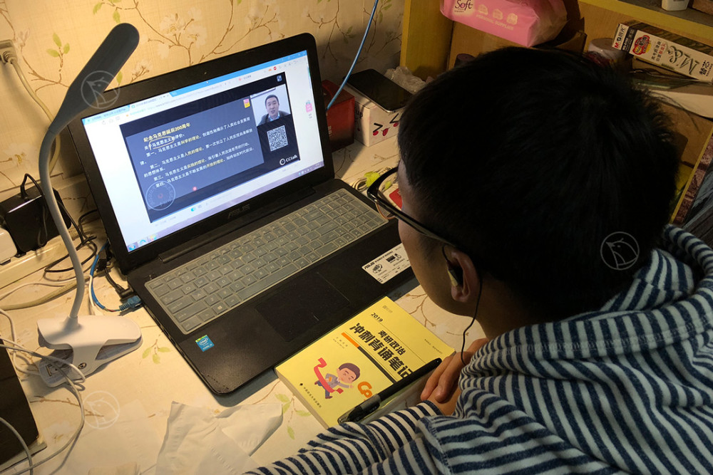 谷雨影像丨考研党的自白:早6晚11犯困挨冻 常