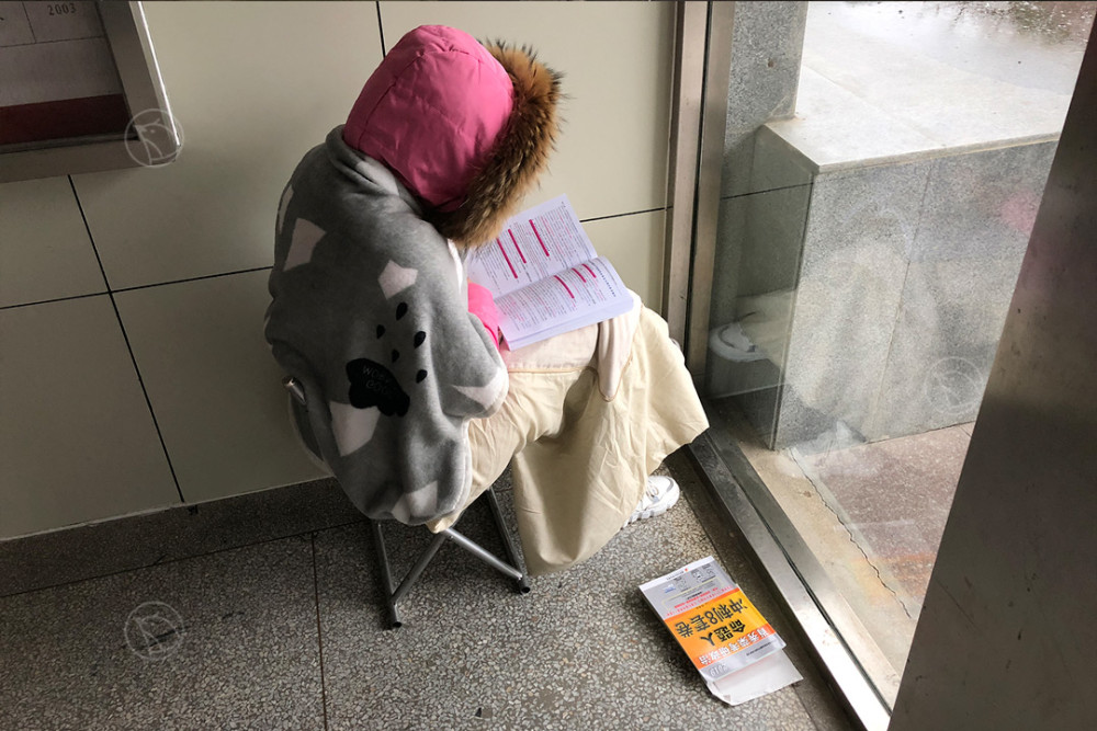谷雨影像丨考研党的自白:早6晚11犯困挨冻 常