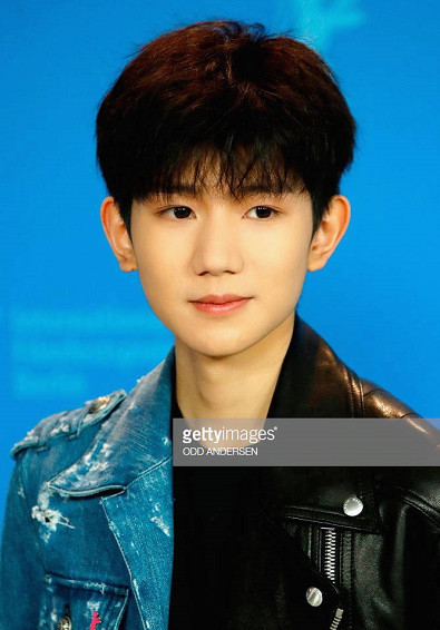 这届柏林电影节怎么了?齐溪惨白霍思燕老气王